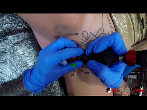 ❤️ Sully Savage oo aad u tattooed ayaa Kintirkeeda ku sawirtay tattoo ️ Muqaal dabada %so.hentaisaturn.ru ﹏